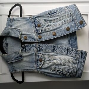 NWOT American Eagle Outfitters XS Distressed Denim Vest